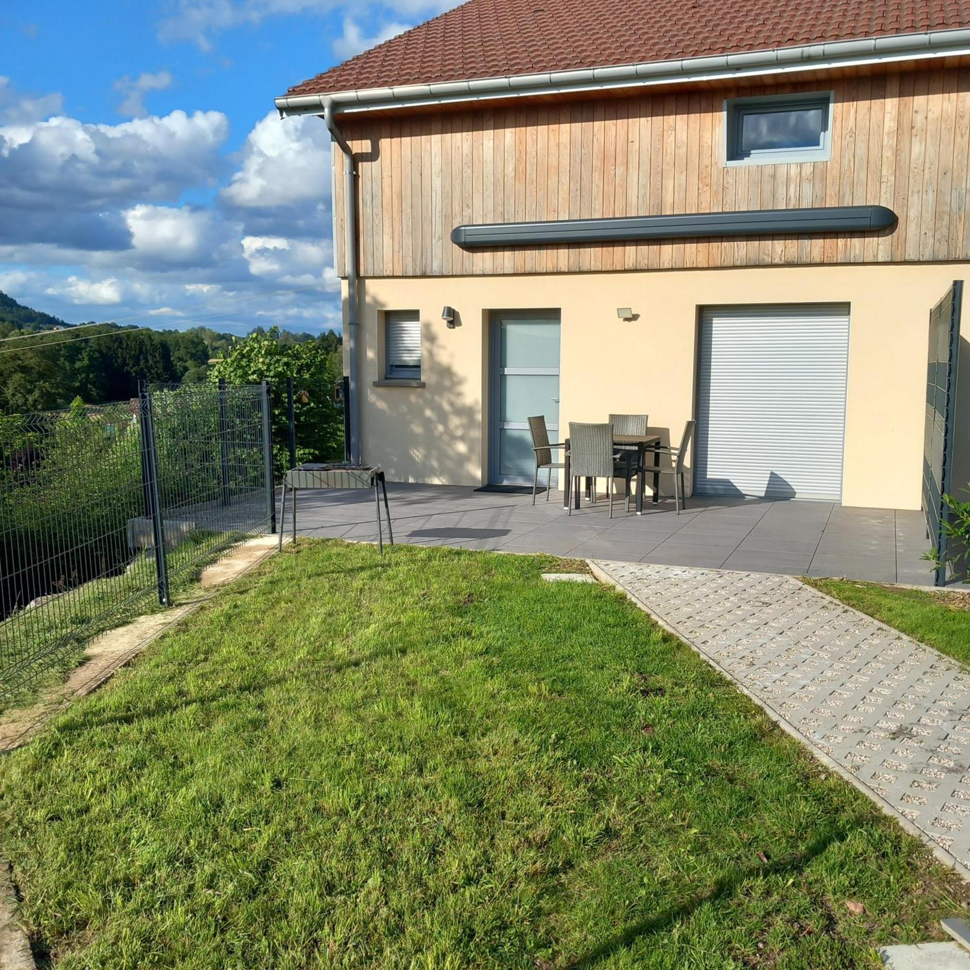 Chez Gigi Et Malou - Gite Brimbelle Champ-le-Duc Exterior foto
